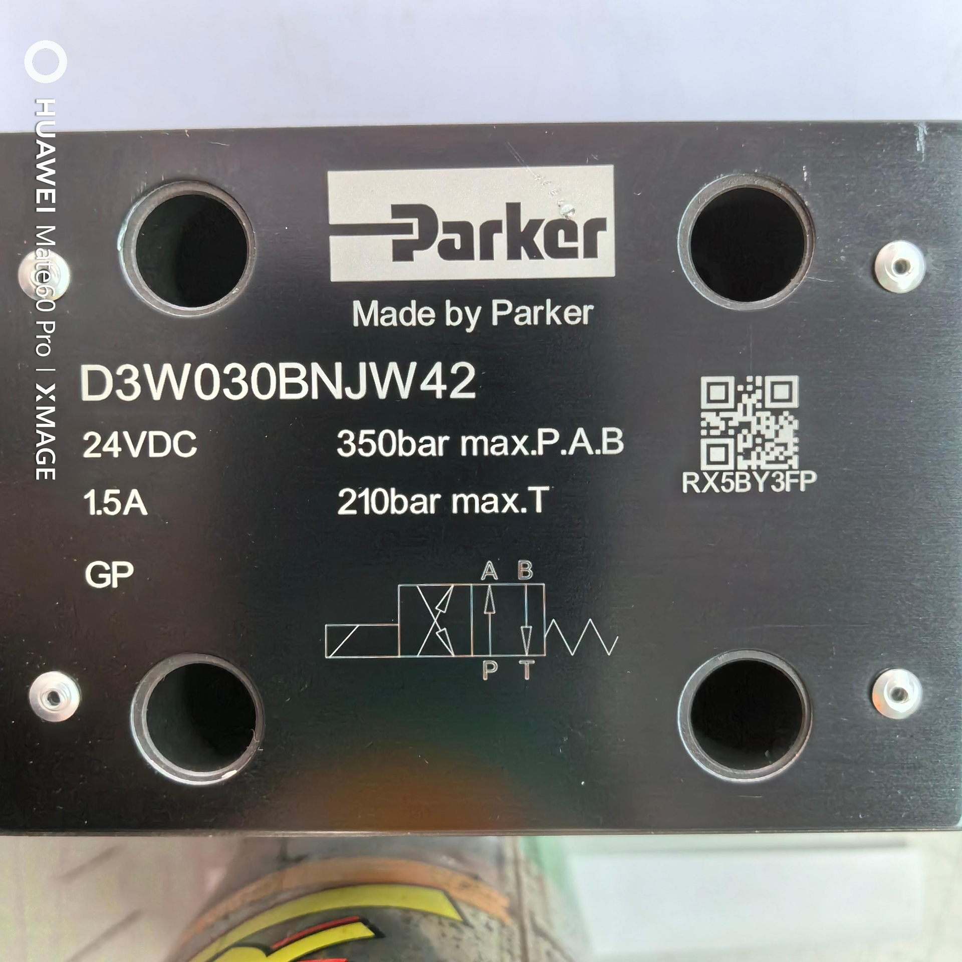 D3W030BNJW42 - Parker Hydraulic Valve