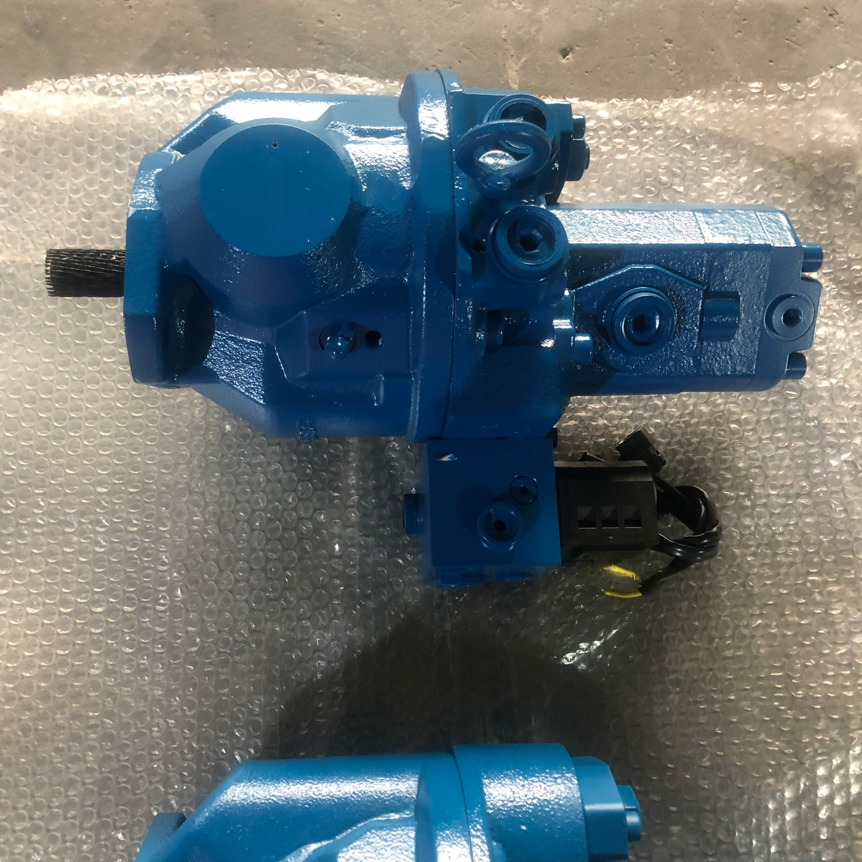 Doosan DH80 Hydraulic Pump F5VP2D28 Main Pump - Image 5