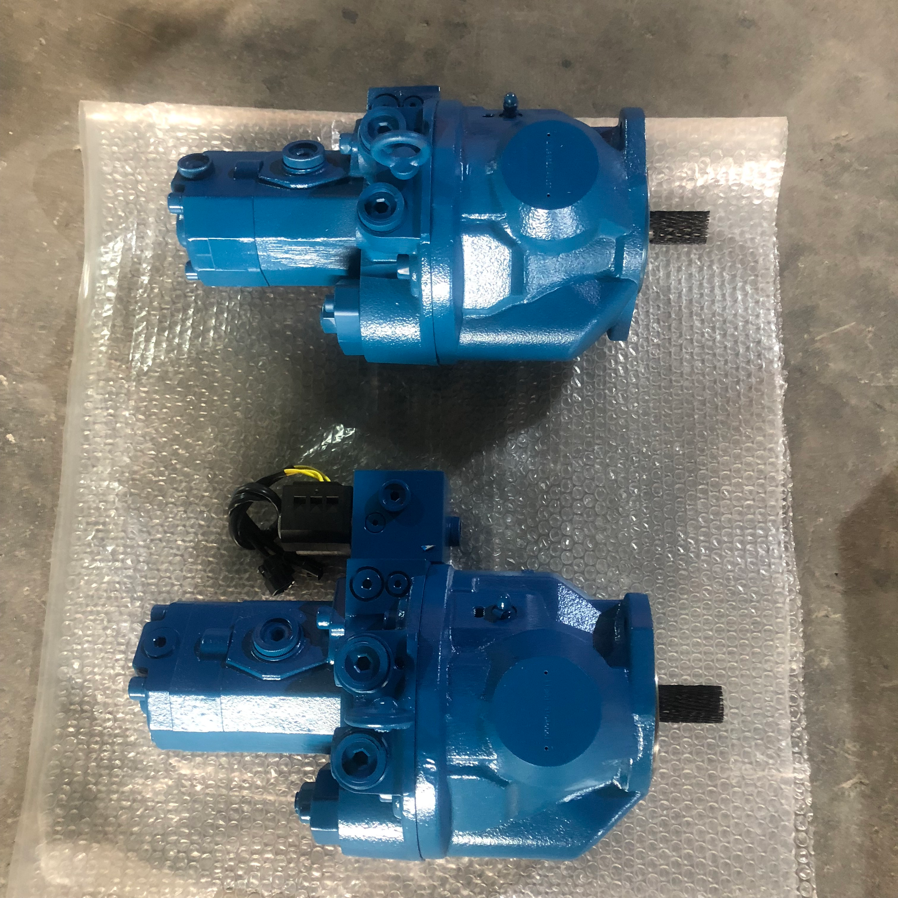 Doosan DH80 Hydraulic Pump F5VP2D28 Main Pump - Image 2