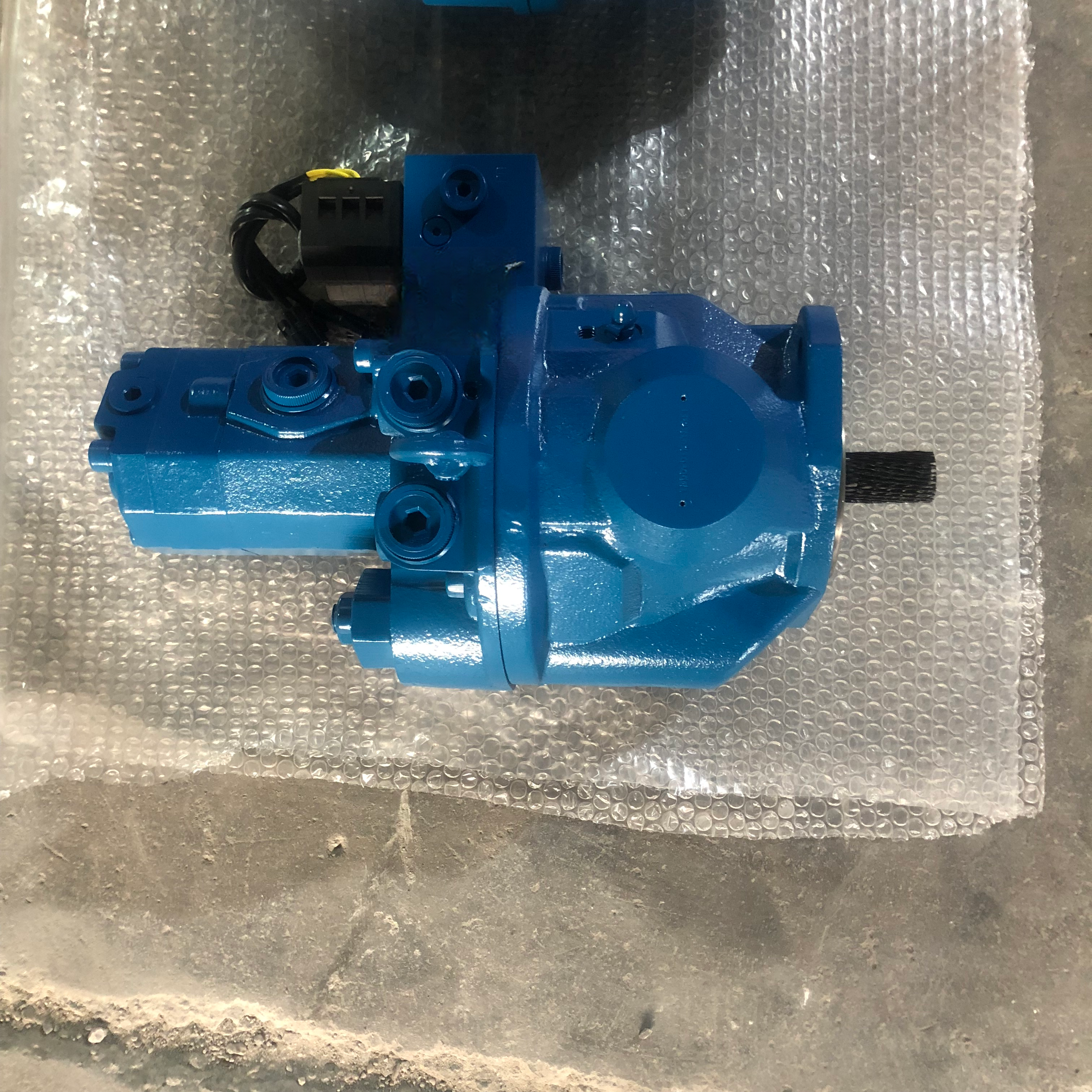 Doosan DH80 Hydraulic Pump F5VP2D28 Main Pump - Image 4