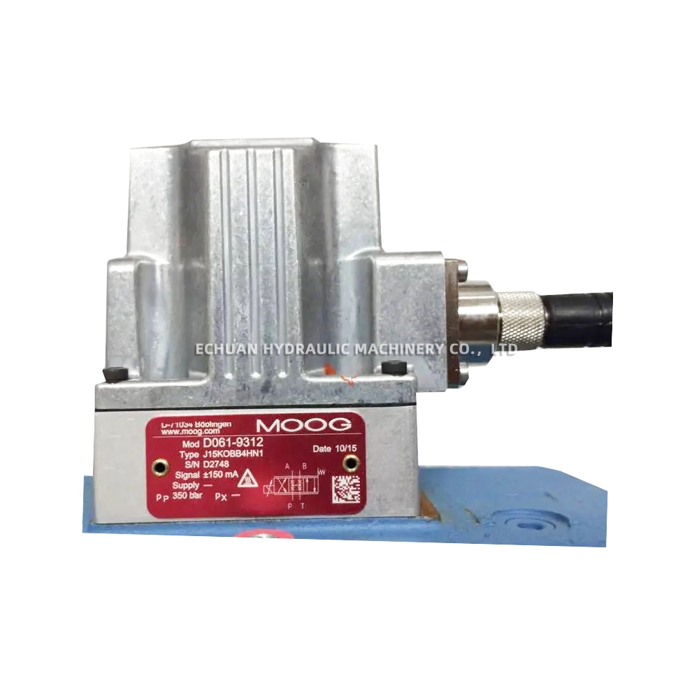 MOOG D664-4010 L05HXBD6NSM2-O Servo Valve - Image 2