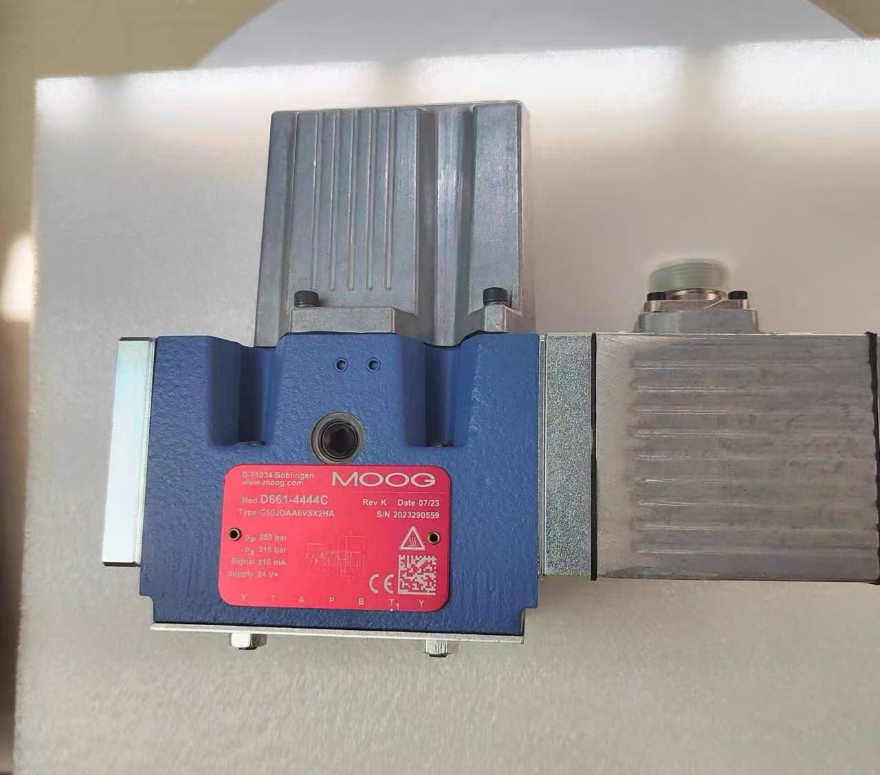 D661-4444C G60JOAA6VSX2HA MOOG Servo Valve - Image 2