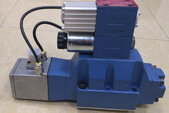MOOG D682Z4842 P02HXUU6HEY2-N Servo Valve In Stock Worldwide shipping - Image 2